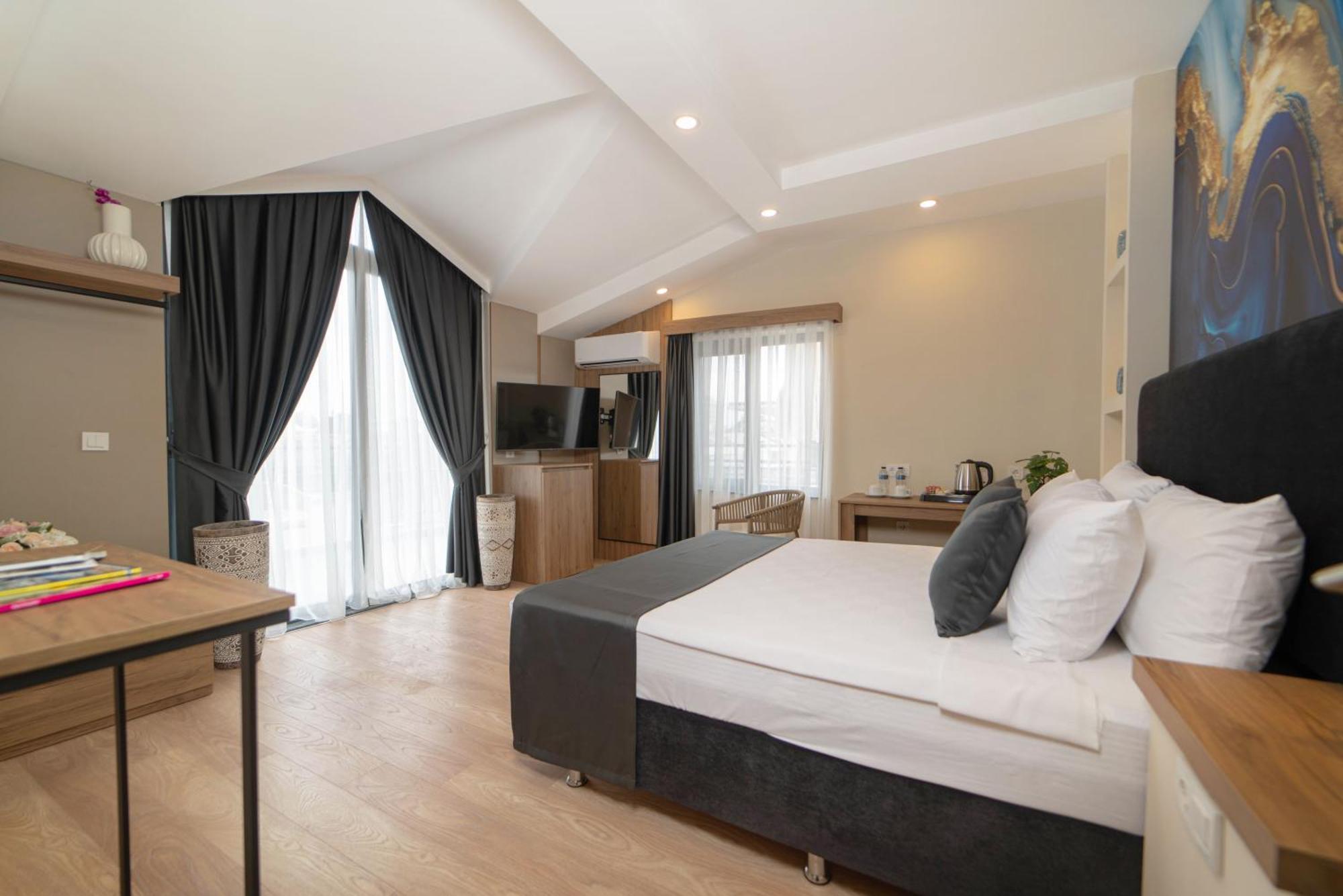 Deniz Boutique Hotel อันตัลยา ภายนอก รูปภาพ